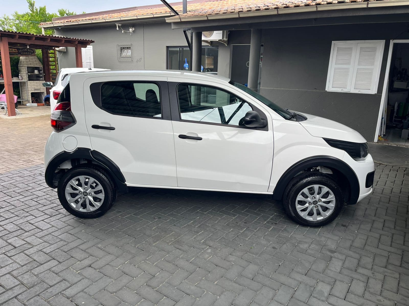 MOBI LIKE 1.0 Fire Flex 5p. - Imagem 4