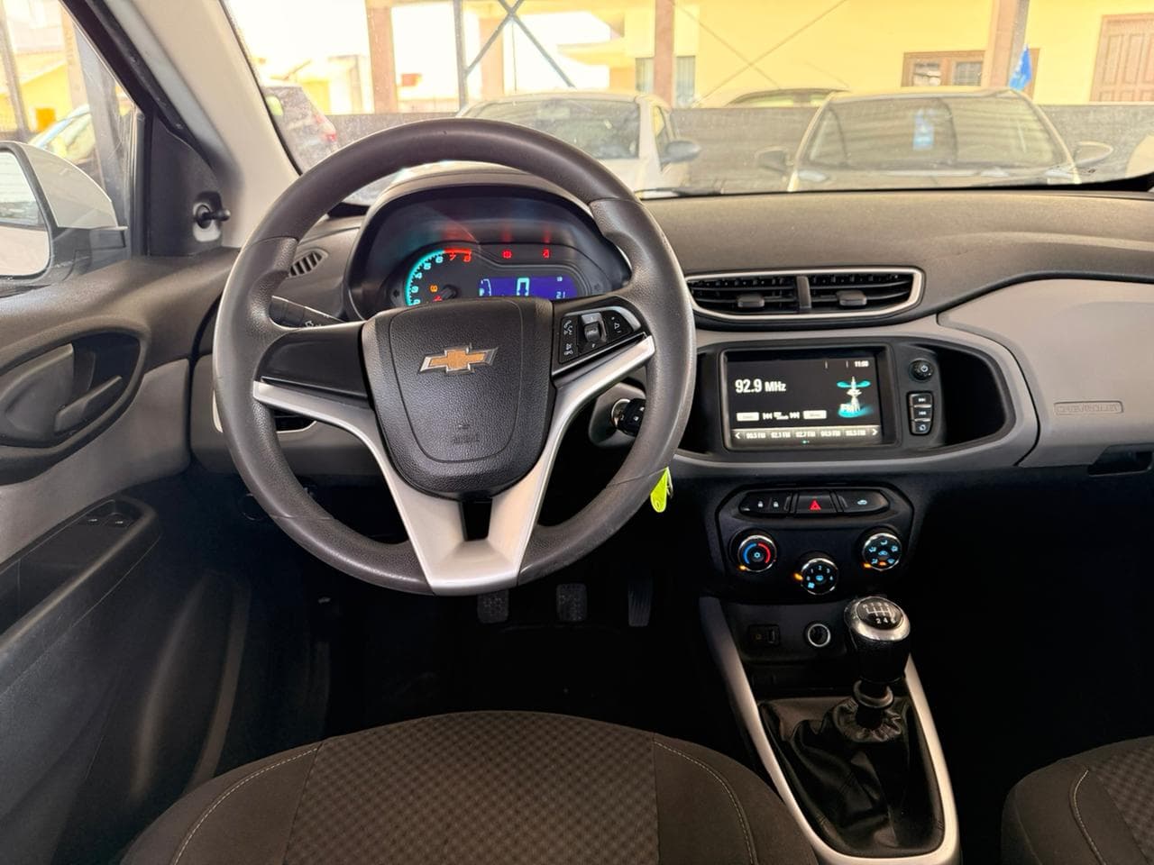 ONIX HATCH LT 1.0 8V FlexPower 5p Mec. - Imagem 5