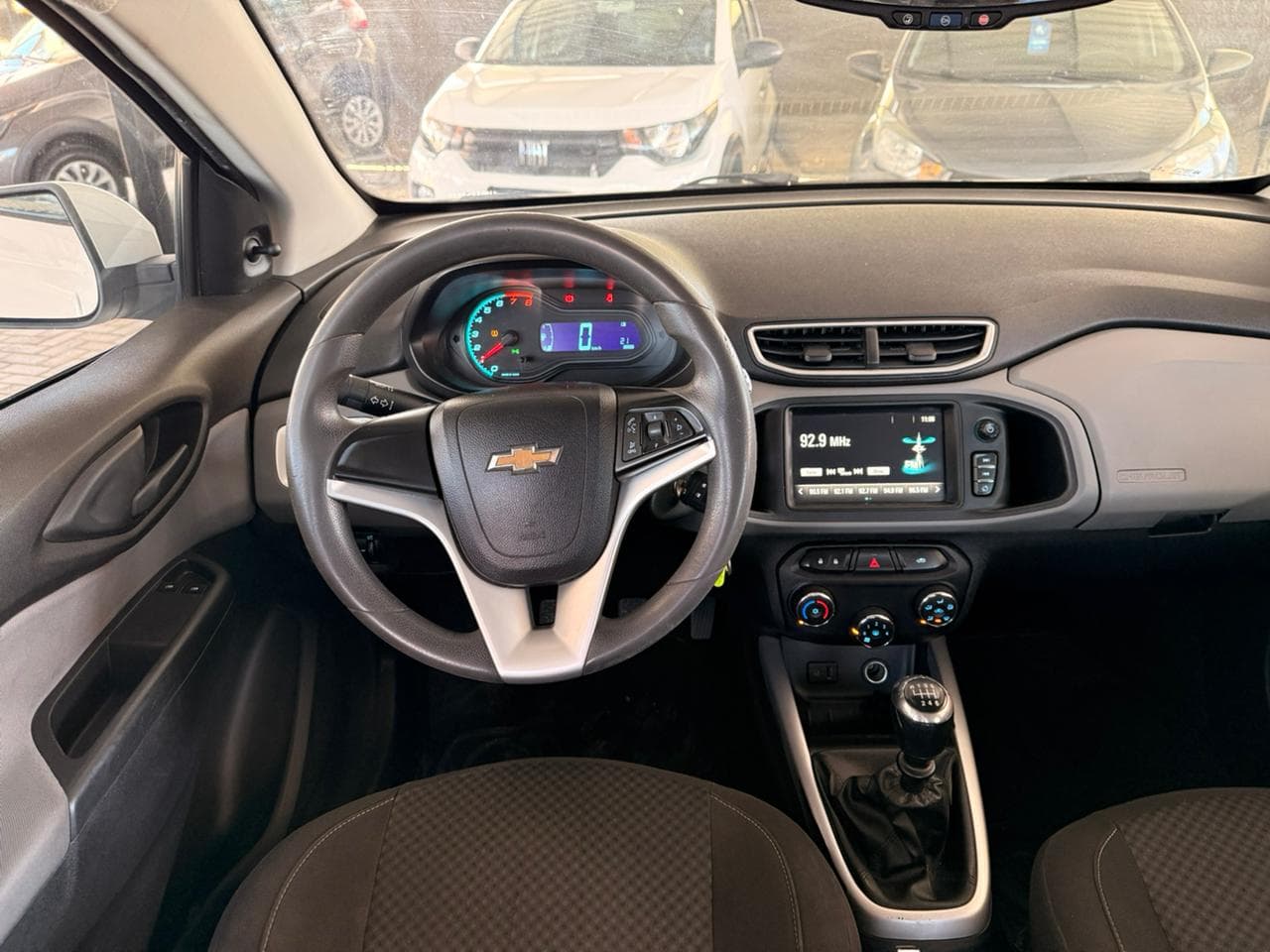 ONIX HATCH LT 1.0 8V FlexPower 5p Mec. - Imagem 9