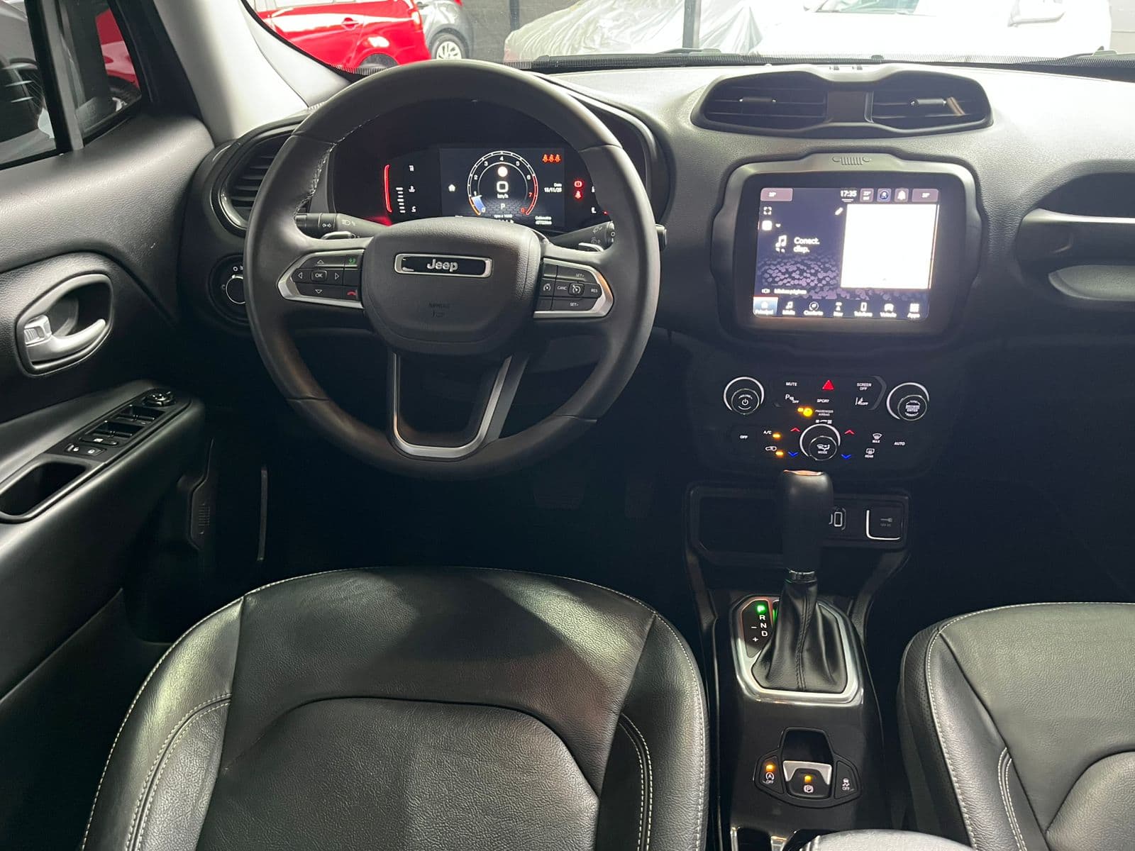 Renegade Long. T270 1.3 TB 4x2 Flex Aut. - Imagem 3