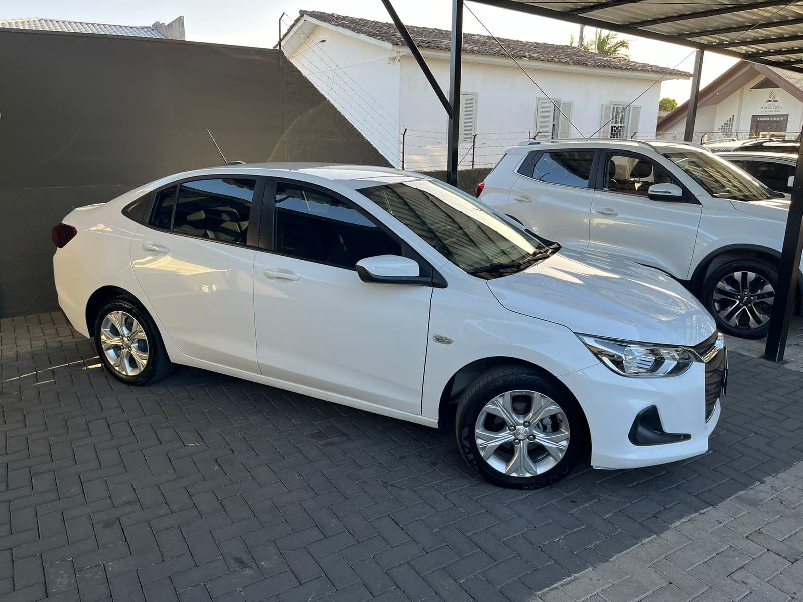 ONIX SEDAN Plus LTZ 1.0 12V TB Flex Aut. - Imagem 2