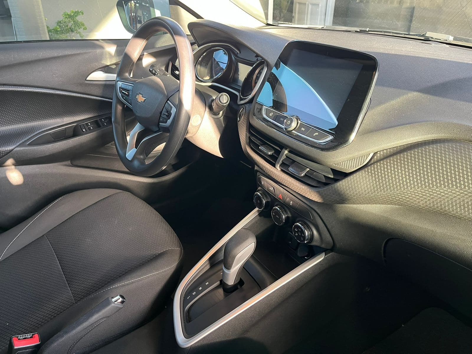 ONIX SEDAN Plus LTZ 1.0 12V TB Flex Aut. - Imagem 3