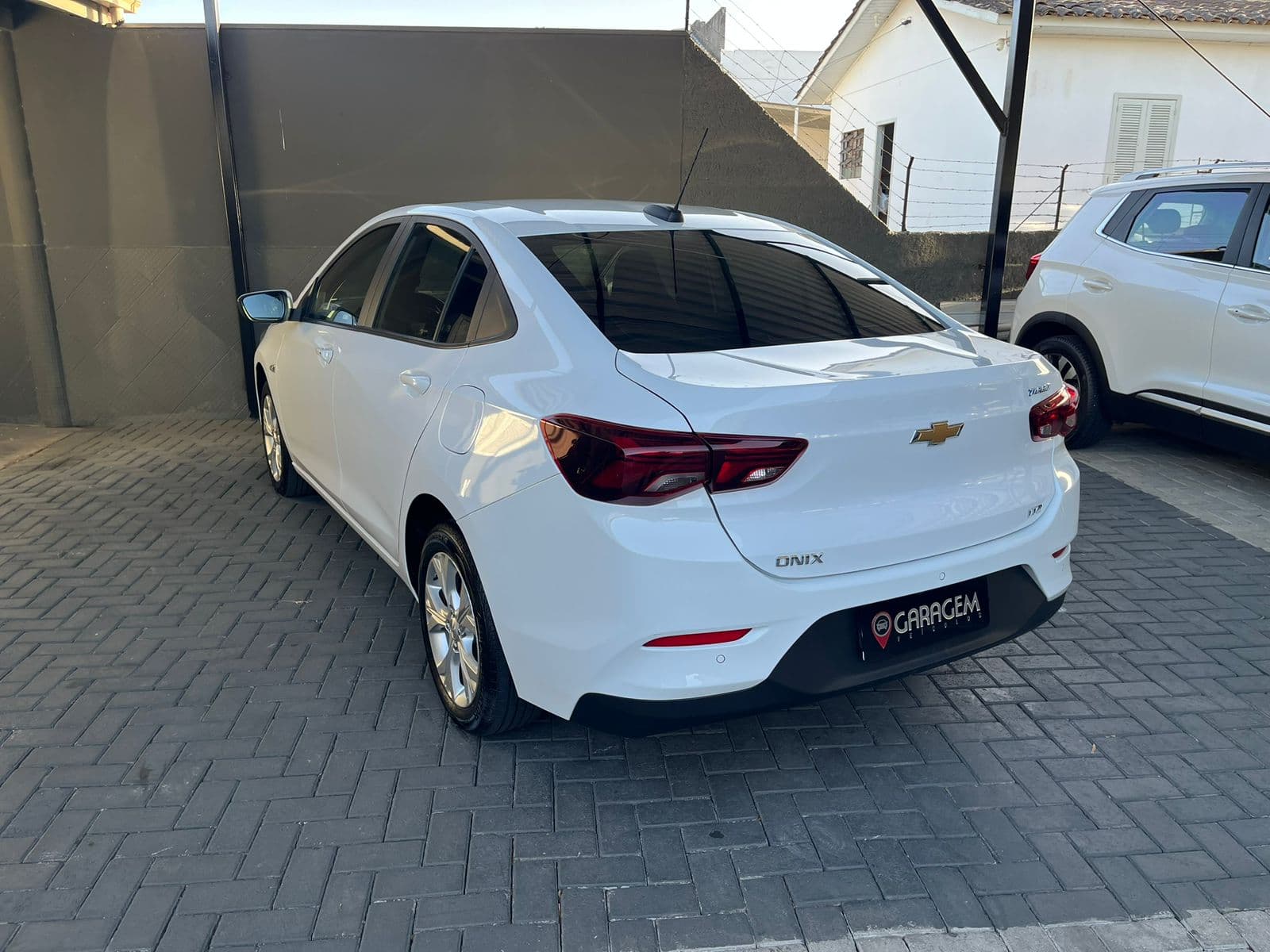 ONIX SEDAN Plus LTZ 1.0 12V TB Flex Aut. - Imagem 9