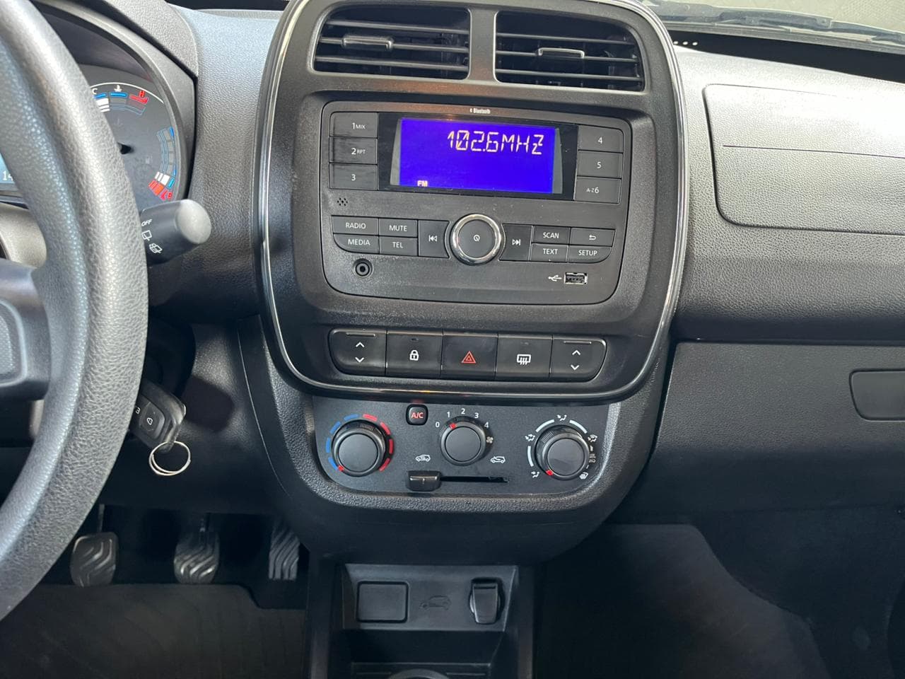 KWID Zen 1.0 Flex 12V 5p Mec. - Imagem 8