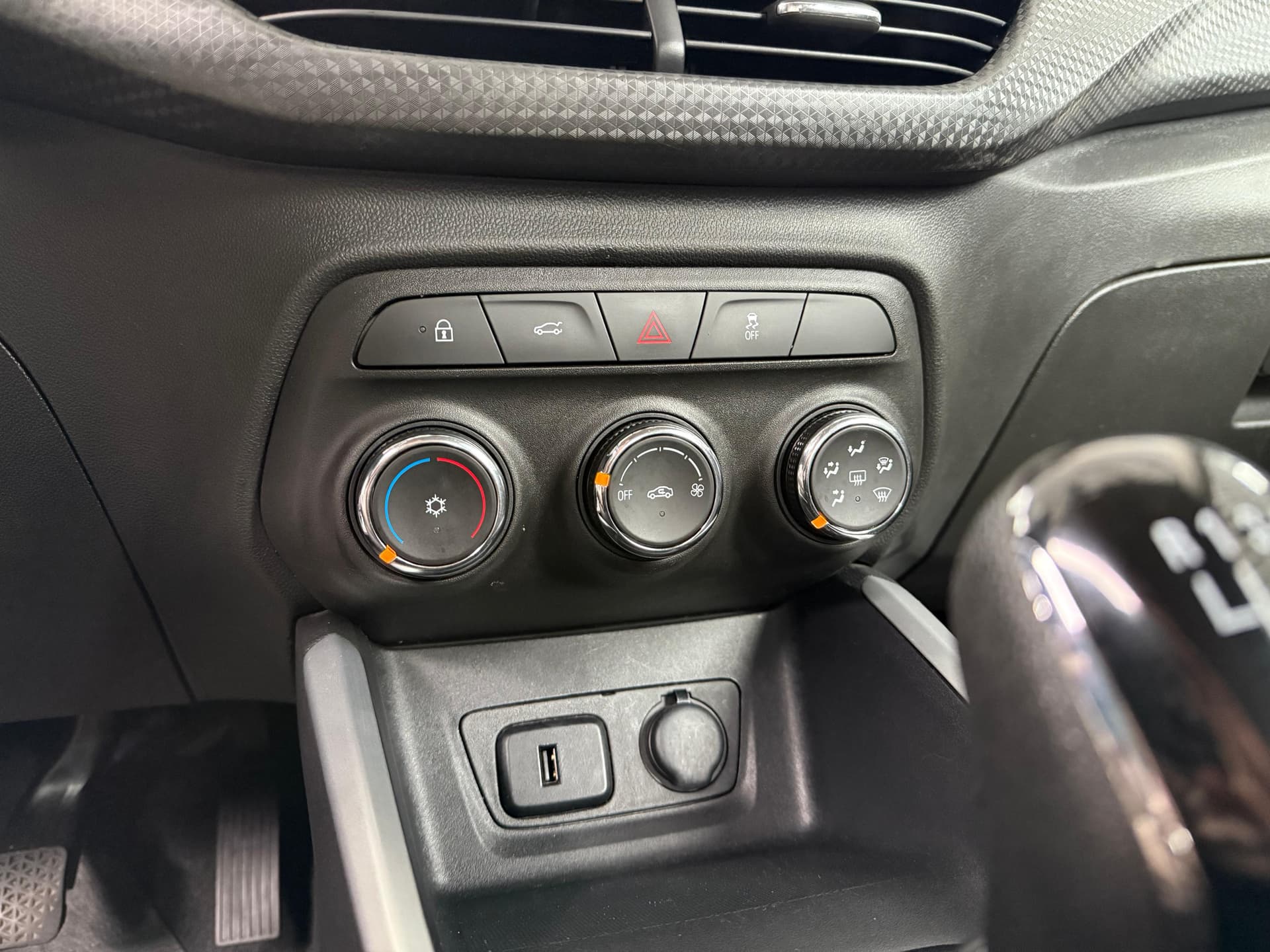 ONIX HATCH LT 1.0 12V Flex 5p Mec. - Imagem 5