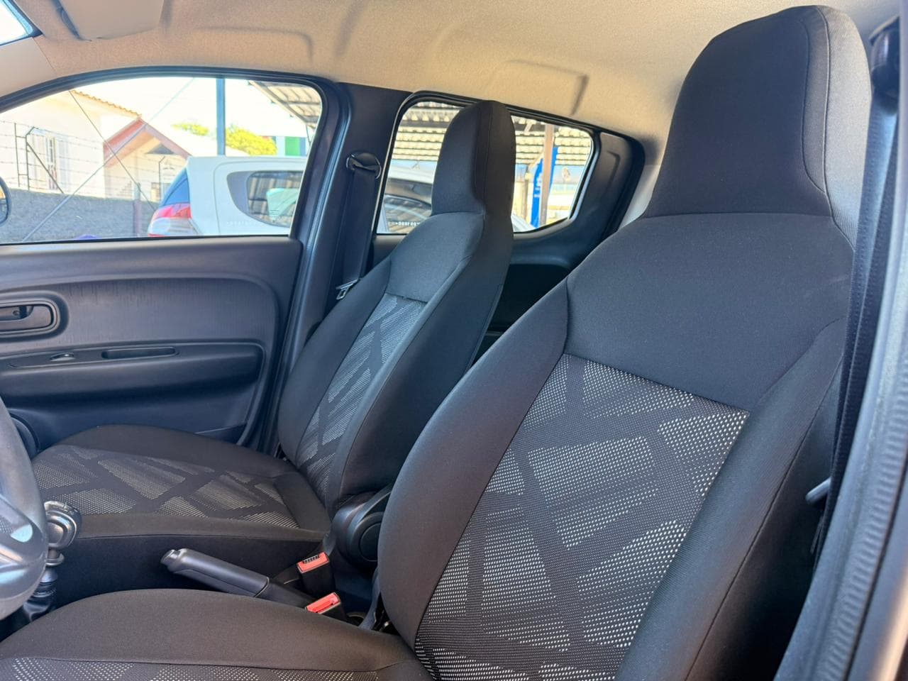 MOBI LIKE 1.0 Fire Flex 5p. - Imagem 3