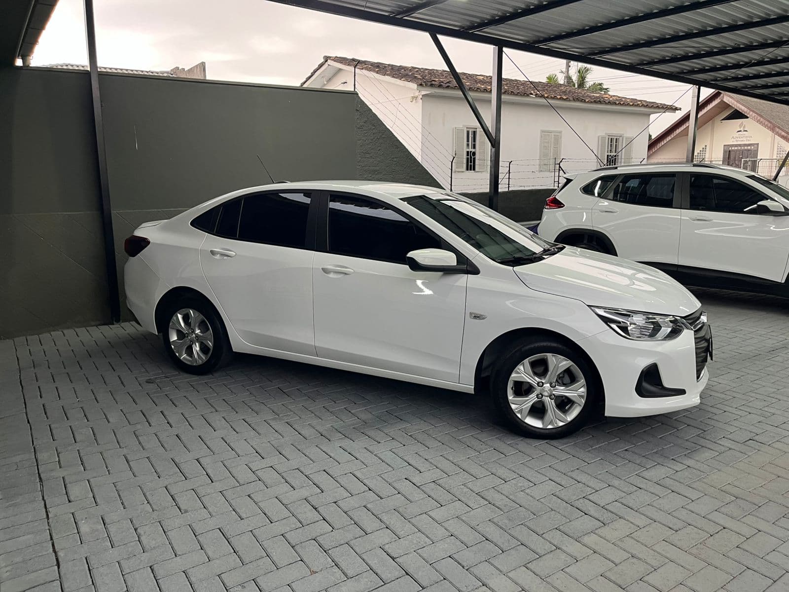 ONIX SEDAN Plus LTZ 1.0 12V TB Flex Aut. - Imagem 2