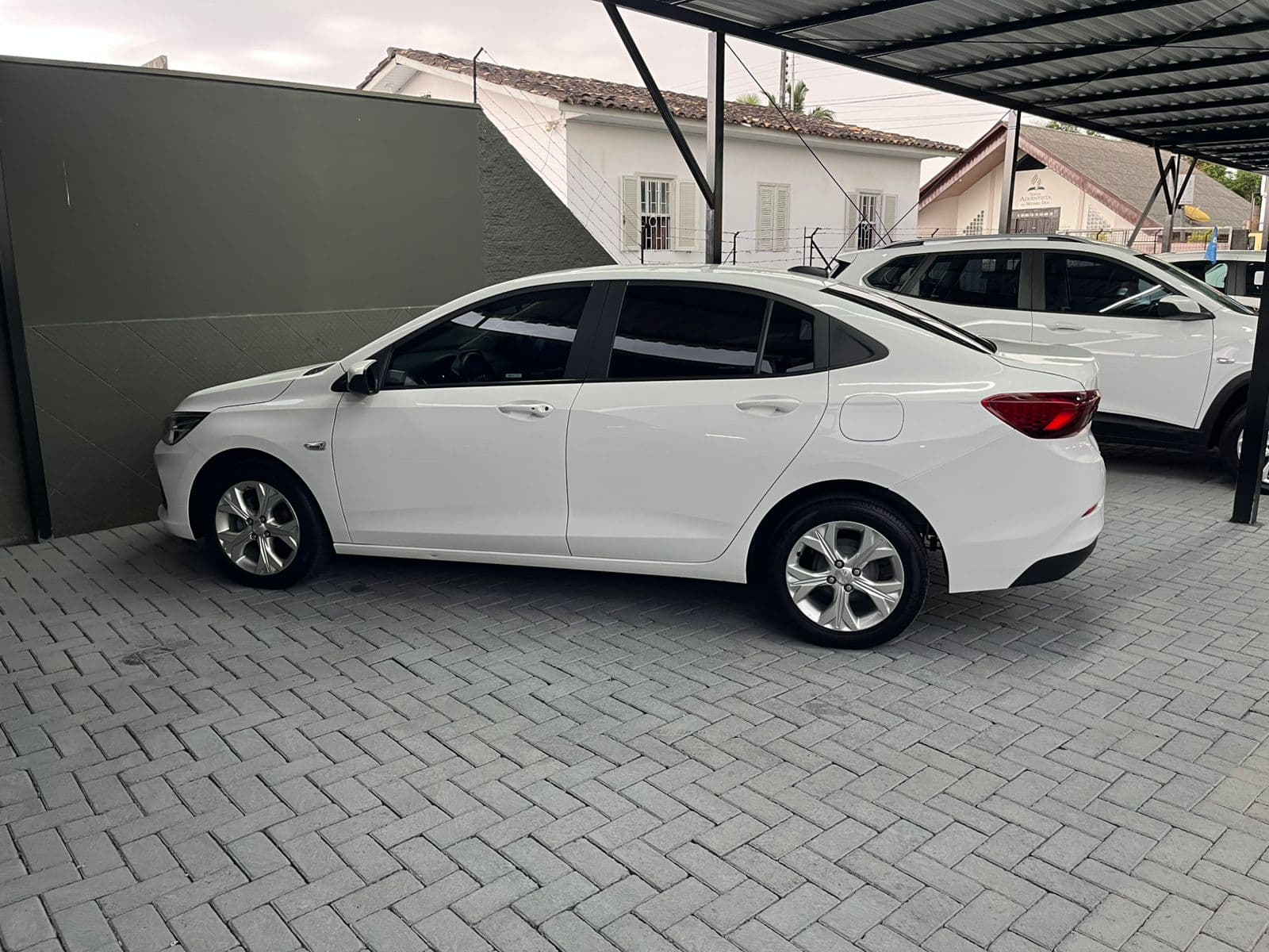 ONIX SEDAN Plus LTZ 1.0 12V TB Flex Aut. - Imagem 5