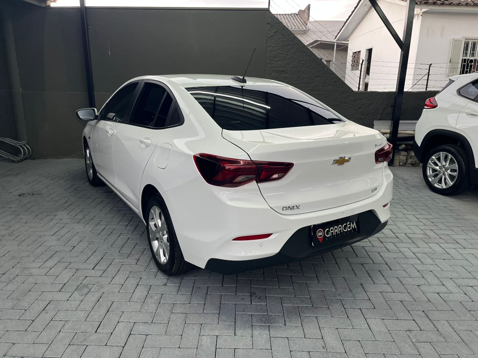 ONIX SEDAN Plus LTZ 1.0 12V TB Flex Aut. - Imagem 7